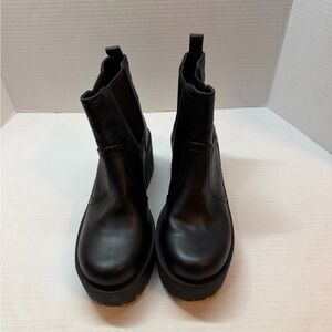 Lipstick Boutique Black Ankle Boots